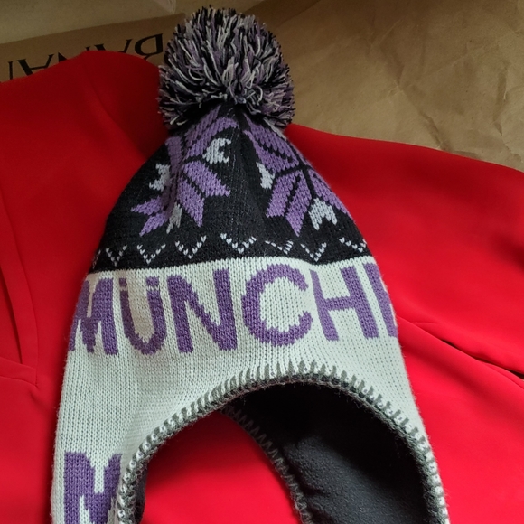 Knit Bonnet Hat - Picture 3 of 5